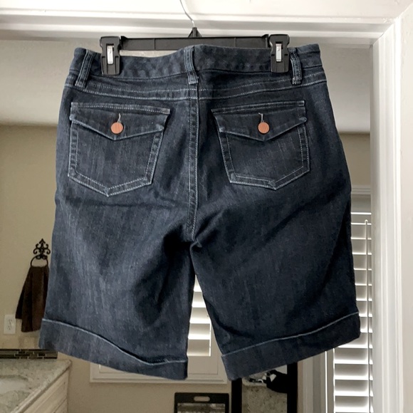CAbi dark blue denim shorts size 6 style 891 - Picture 2 of 4